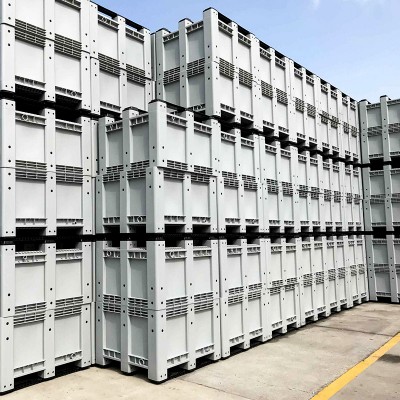 stackable industrial plastic pallet bin attached wheels